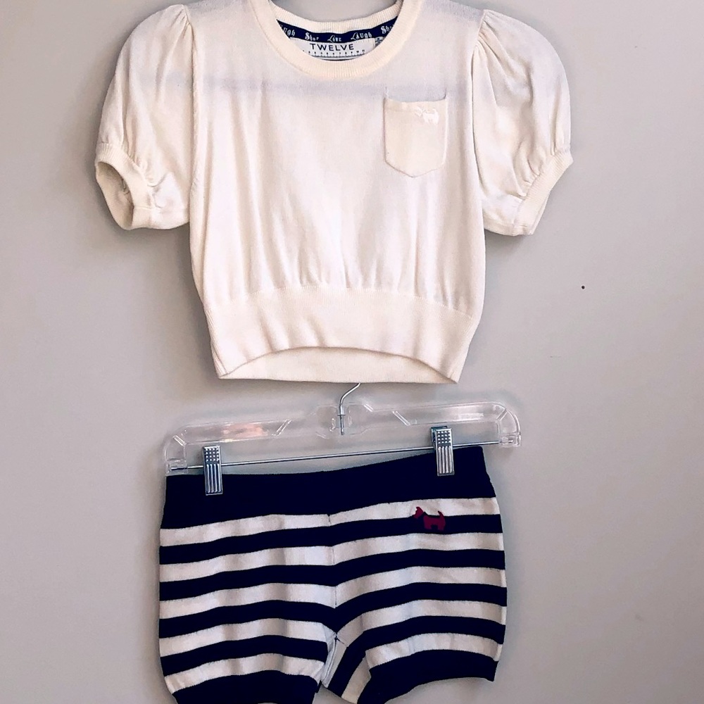 Adorable black and cream 2 piece lounging outfit.